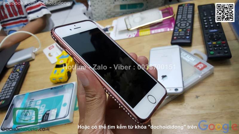 Ốp lưng iPhone 7 đính đá hình con công