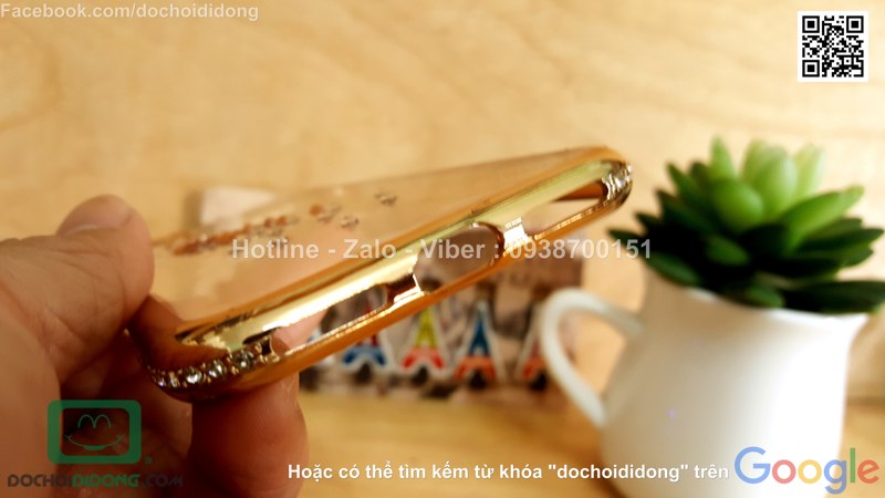 Ốp lưng iPhone 8 đính đá hình con công