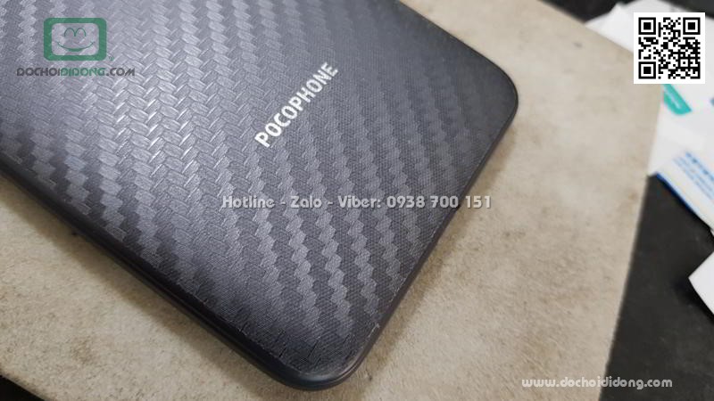 Miếng dán mặt lưng Xiaomi Pocophone F1 vân carbon