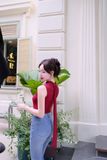 Quần jean xanh navy phối ống loe