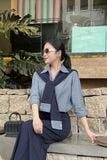 Set áo sơ mi và chân váy suông dáng midi kèm choàng cổ