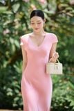 Đầm ôm lụa cổ V dáng midi