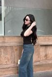 Quần jean xanh ống suông rách kiểu