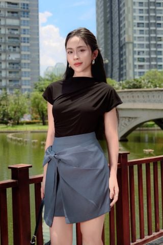 Áo thun ôm xếp ly vai