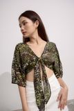 Áo croptop ôm voan in họa tiết cột nơ trước