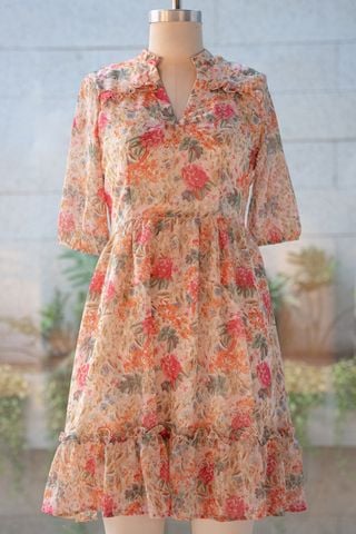 Đầm tầng xòe voan hoa cổ V