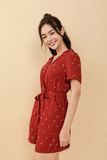 Jumpsuit ngắn suông lụa in họa tiết nền đỏ tay ngắn