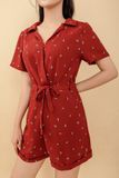 Jumpsuit ngắn suông lụa in họa tiết nền đỏ tay ngắn