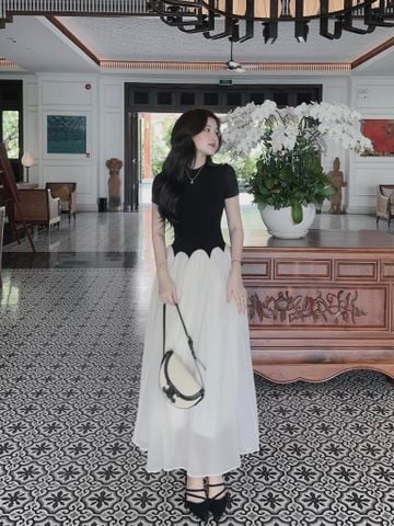 Đầm thun ôm đen tay ngắn tùng xòe dáng maxi