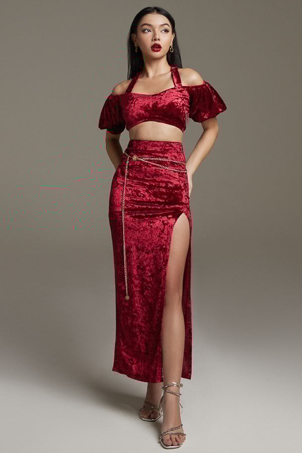 Sao Việt đi đâu nổi đấy nhờ mix đồ streetstyle với chân váy đỏ  2sao