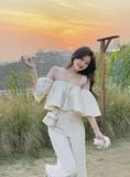 Set áo trễ vai nhún bèo và quần culottes ống rộng kem