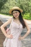 Đầm mini xòe lụa in hoa nhí nền trắng 2 dây kiểu phối gài nút