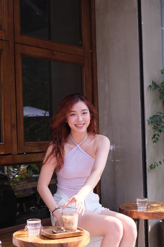 Áo ôm thun tím yếm cột dây