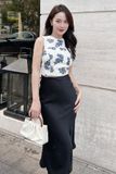 Áo croptop ôm kaki in hoa xanh nền trắng không tay