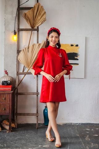 Đầm chữ A lụa cotton đỏ cổ trụ