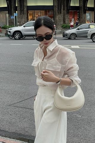 Áo sơ mi suông oganza có túi đắp