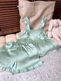 Bộ pyjama hai dây phối bèo ngắn lụa