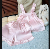 Bộ pyjama hai dây phối bèo ngắn lụa