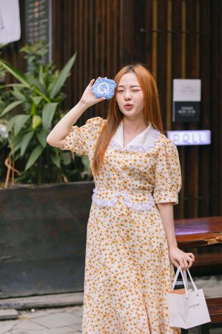 Đầm gài nút xòe lụa cổ đan-tông phối ren