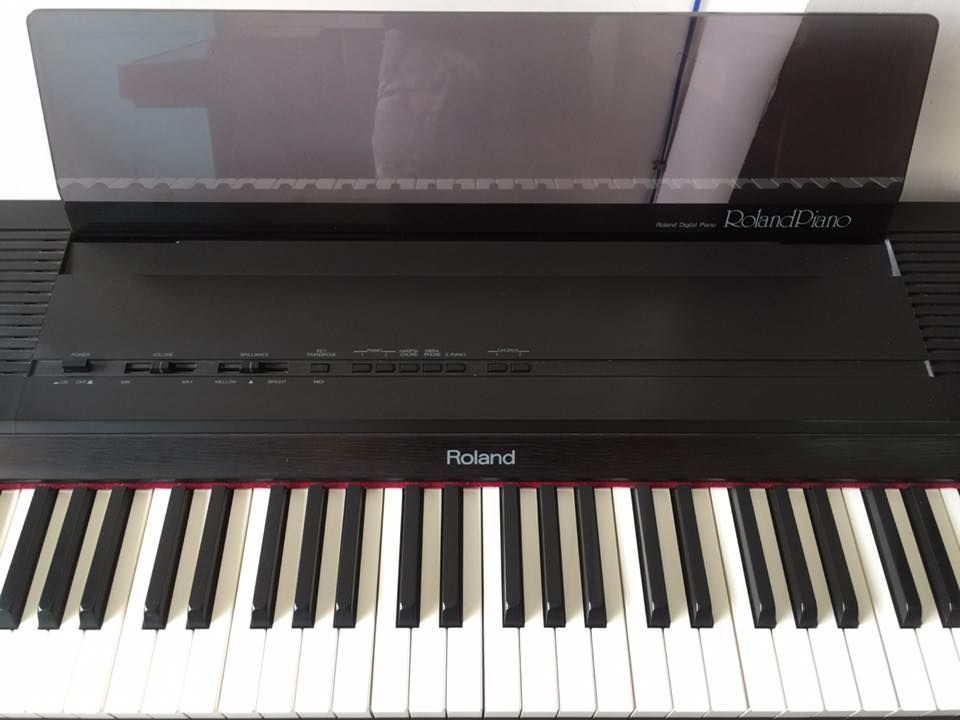 Đàn Piano điện Roland HP-800 – Piano BT