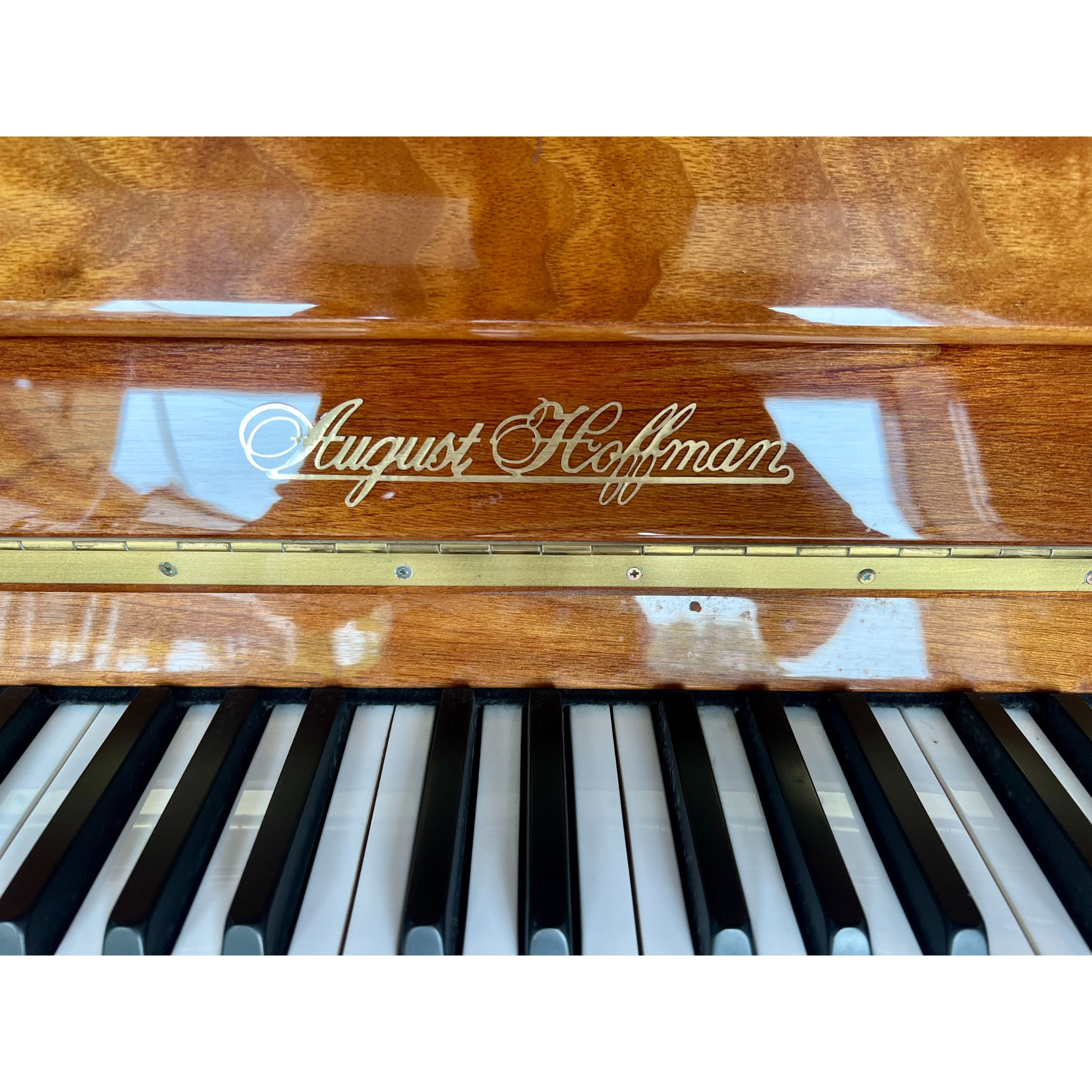 August Hoffman Piano BT