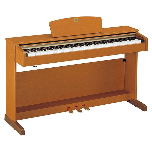Yamaha CLP 320C
