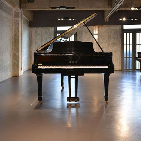 Grand piano Yamaha G5