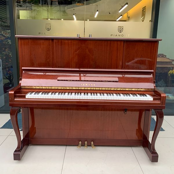 Yamaha U30MhC