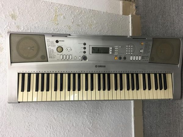 Yamaha PSR E303