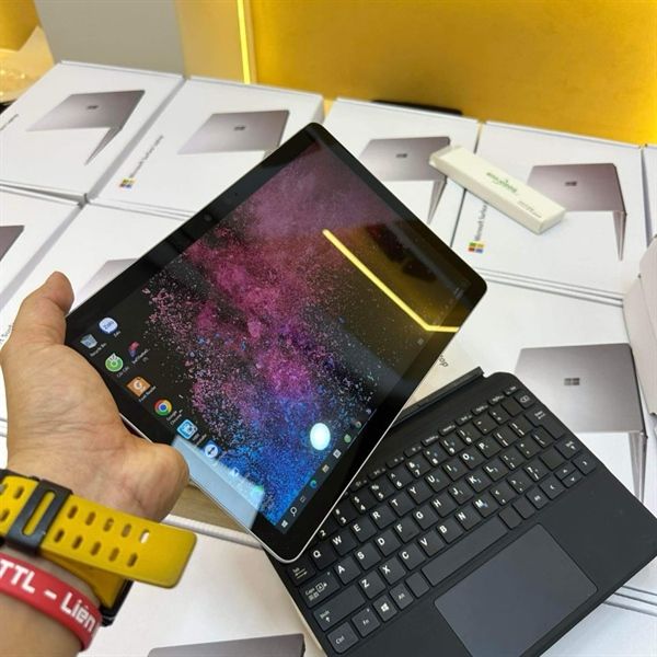 Microsoft Surface Go 2 ( Core M3 , 8Gb,Ssd 128,Lcd 10.5 FHD,Pin 3h -4h , tặng : chuột ,bút )