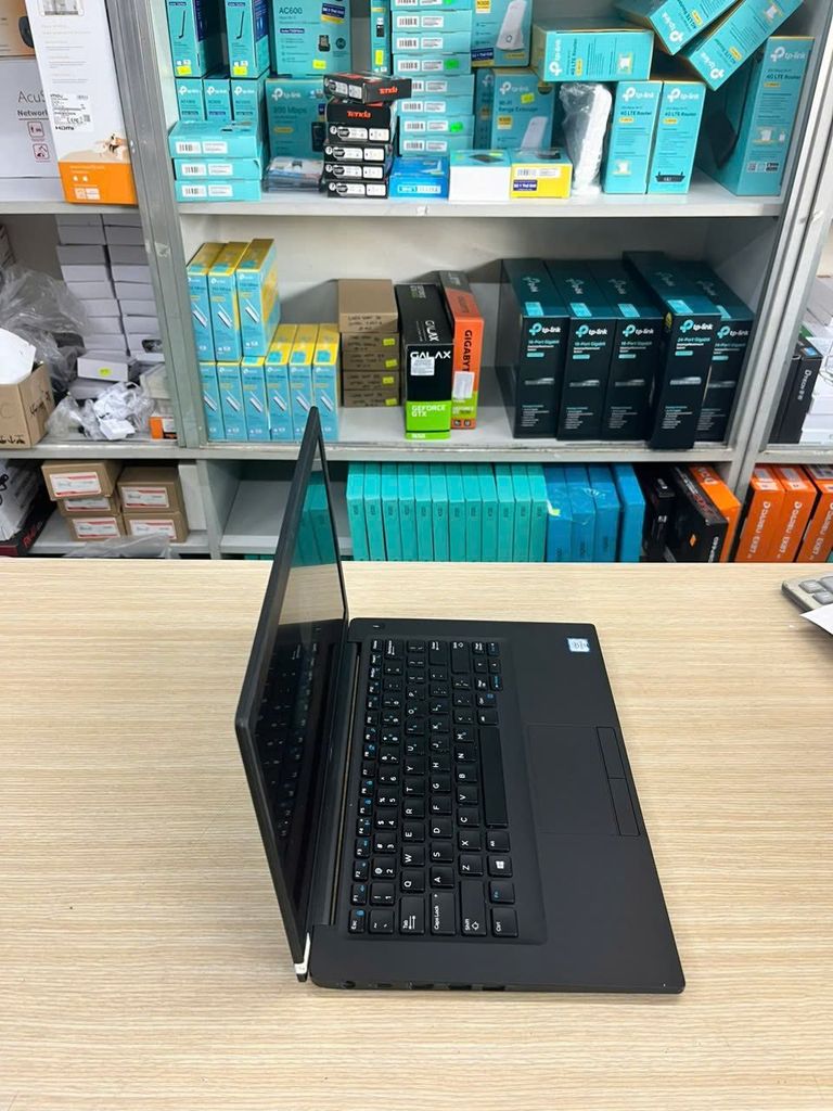 Laptop cũ Dell 7490 ( Core I5 8250U, 16GB, 256GB, LCD 14 ich FHD, 1.36 ký )__