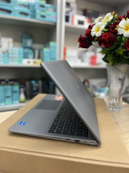 Máy tính xách tay Dell Inspiron 15 3530 (i3-1305U, 8GB, 512GB SSD, 15.6