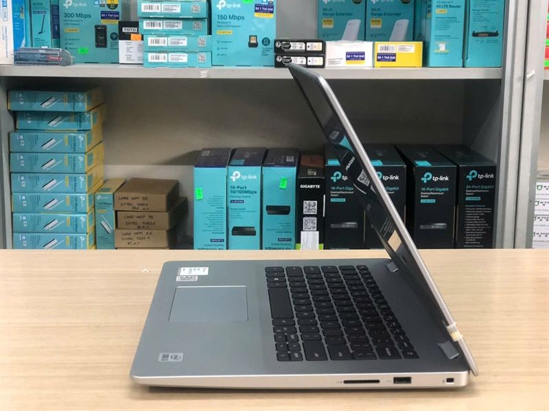 Laptop cũ Dell inspiron 5493 Core i5-1035g1/Ram 8GB /SSD 256GB/14 FHD/ 1.42 ký
