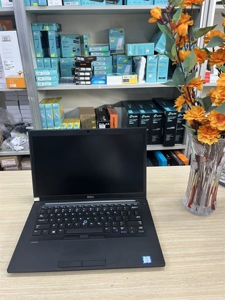 Laptop cũ Dell 7480 ( Core I5 6300U, 8GB, 256GB, LCD 14 ich FHD, 1.36 ký )