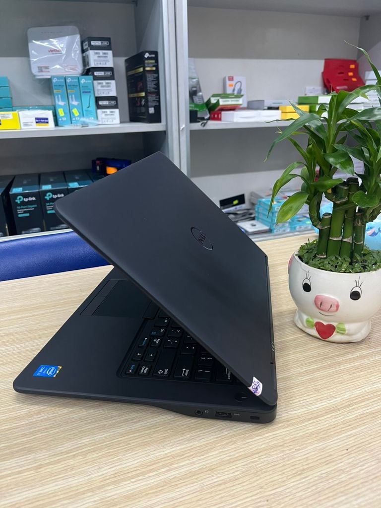 Laptop cũ Dell 7450 ( I5 5600 , Ram 8Gb,Ssd 256Gb,Lcd 14.0 FHD )
