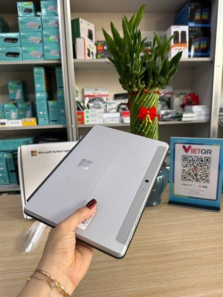Máy tính bảng Surface Go 1 ( Pentium , Ram 4Gb,Ssd 128Gb , Pin gần 3H ) Tặng Chuột + Bút