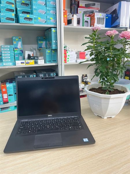 Laptop Dell latitude 5400 ( CPU I5 8365U, Ram 8GB, SSD 256GB, LCD 14 FHD, 1.5 ký)