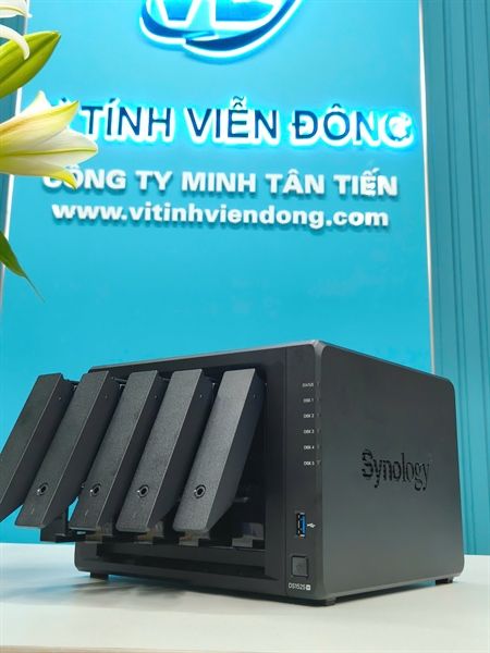 Thiết bị lưu trữ NAS Synology DiskStation DS1525+ 5-Bay Plus series model )up to 15-bay) with AMD Ryzen V1500B, 8GB DDR4, 3Y WTY_DS1525+ (IME)