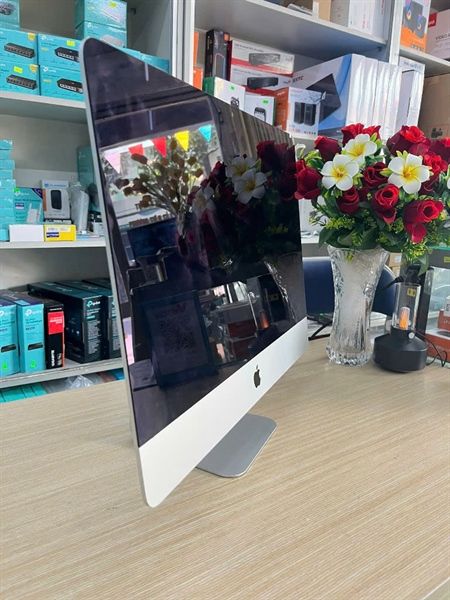 Imac 2017 ( I5 , 8Gb,Ssd 512 , Lcd 21.5 )