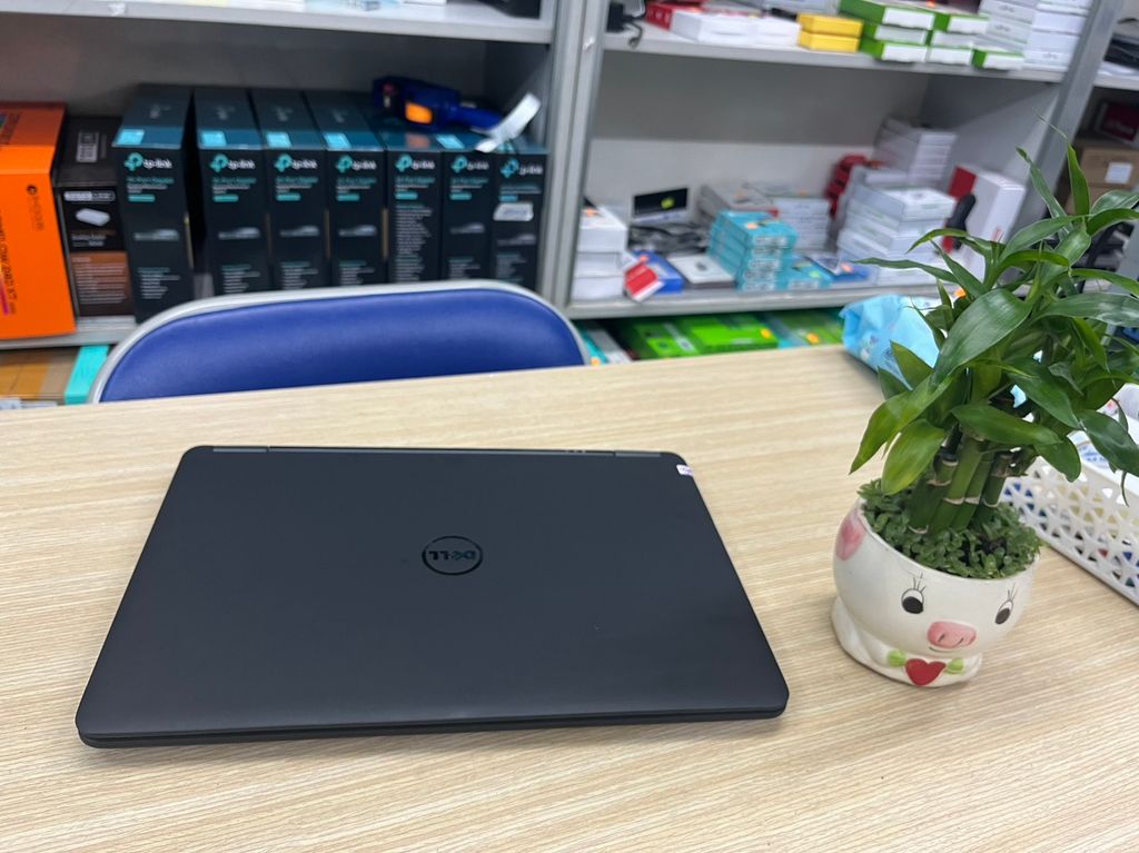 Laptop cũ Dell 7450 ( I5 5600 , Ram 8Gb,Ssd 256Gb,Lcd 14.0 FHD )