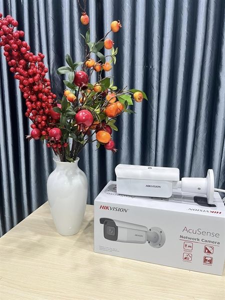 Camera IP 4MP HIKVISION DS - 2CD2643G2 -IZS 2.8-12mm (60m, POE, ống kính 2.8 -12 mm,cso xem thẻ nhớ, có zoom qua phần mềm ) (IME)