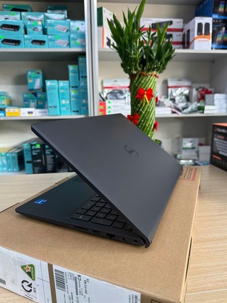 Máy tính xách tay Dell Vostro 15 3530 (P112F) Intel Core i5-1334U 8GB 512GB 15.6