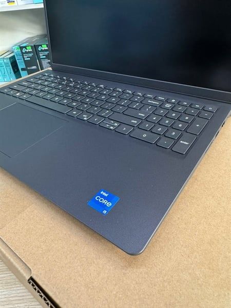 Máy tính xách tay Dell Vostro 15 3530 (P112F) Intel Core i5-1334U 8GB 512GB 15.6