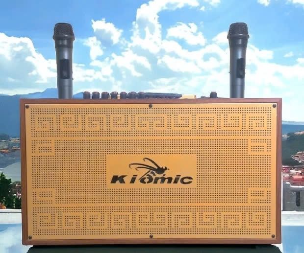 Loa xách tay di động Bluetooth Kiomic K36 Pro (2 Mic không dây + 1 dây sạc, công suất 250W)
