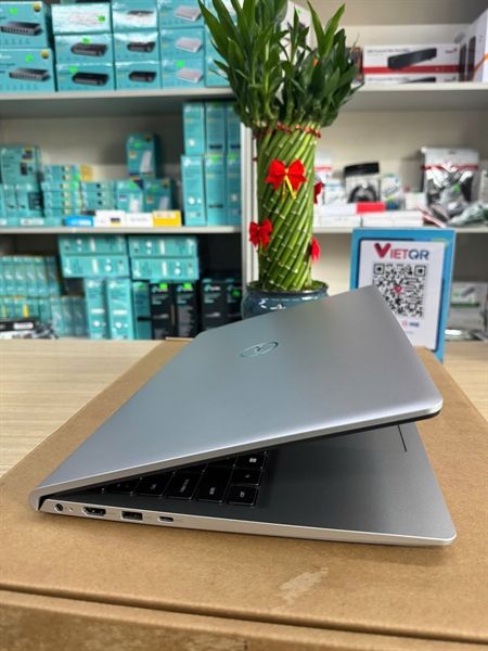 Laptop Dell Inspiron 15 3530 ( Intel Core i5.1334U /RAM 8GB / SSD 512GB/ Intel UHD Graphics/15.6inch FHD /Win 11/ Bạc_NK)