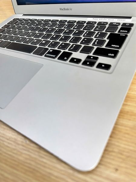 Macbook Air 2017 cũ ( I5 , Ram 8gb,Sdd 256, Lcd 13.3 ,Pin 4h )