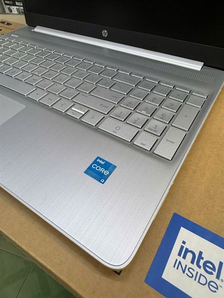 Laptop HP 15s-fq5231TU - 8U241PA (i3-1215U/ 8GB/ 256GB/ Onboard/ Windows 11)