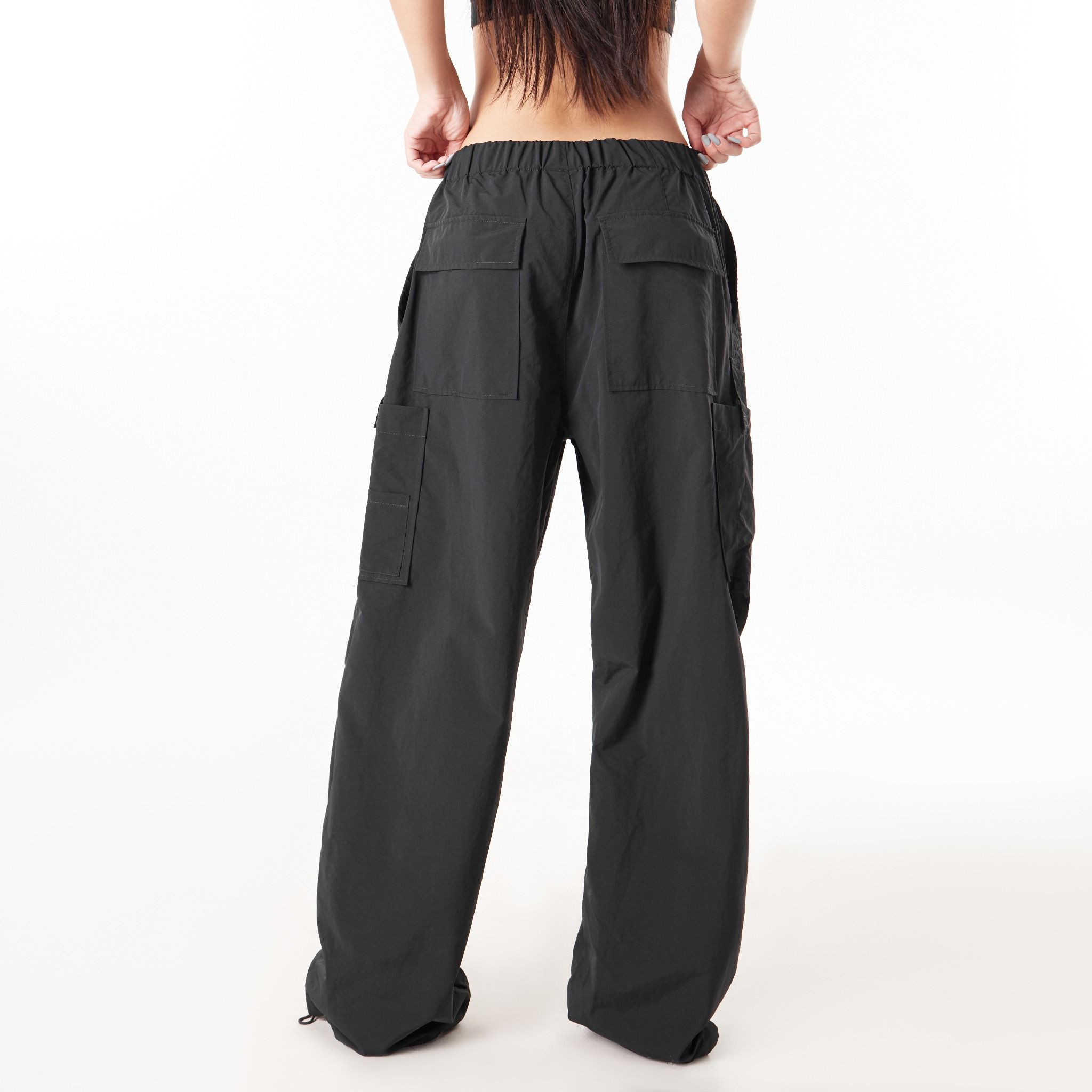 PARACHUTE CARGO PANTS BLACK SWE (STREETWEAREAZY)