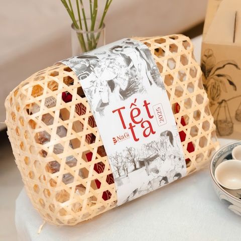  Hộp quà Tết Ta 1 (Khô mực - Tôm thẻ khô sấy dẻo) 