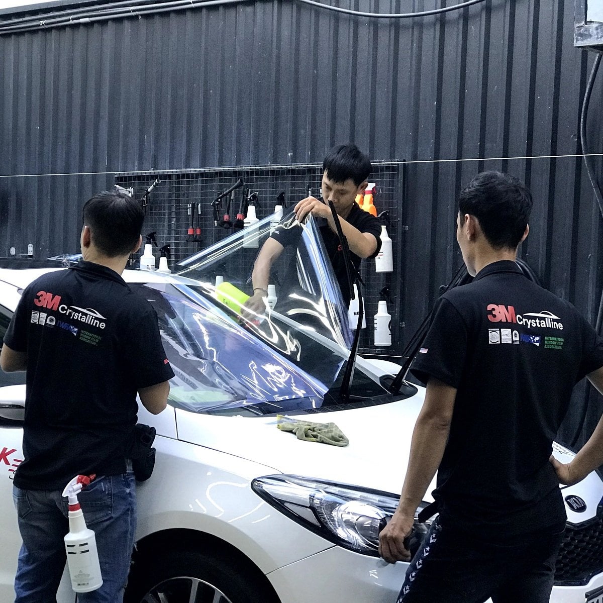 Dán phim cách nhiệt ô tô 3M